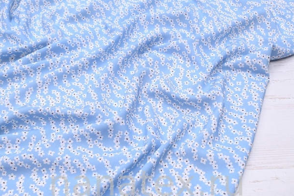 ТКАНЬ ПЛАТЕЛЬНАЯ ШТАПЕЛЬ 1597/200480 Цветочки на голубом