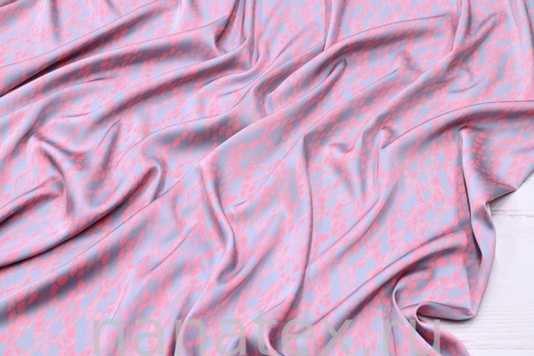 ТКАНЬ ПЛАТЕЛЬНАЯ ШЕЛК искусственный 8570/101759 Змеиный принт серый коралл