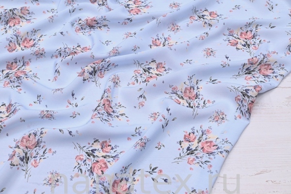 ТКАНЬ ПЛАТЕЛЬНАЯ ВИСКОЗА БАТИСТ 1800/200134 Цветочки на голубом