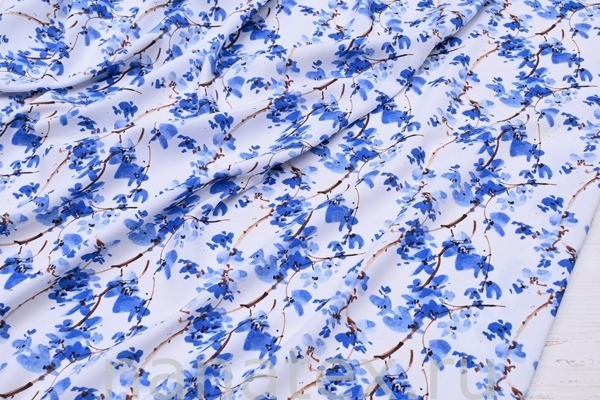 ТКАНЬ ПЛАТЕЛЬНАЯ ШТАПЕЛЬ 1597/200352 Сакура синяя акварелью