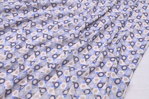 ТКАНЬ ПЛАТЕЛЬНАЯ ВИСКОЗА БАТИСТ 1800/200132 Сиреневый орнамент