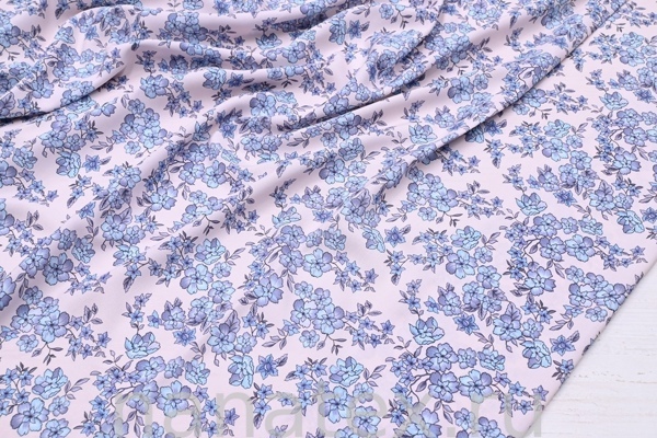 ТКАНЬ ПЛАТЕЛЬНАЯ ШТАПЕЛЬ 1597/200337 Голубые цветочки на розовом