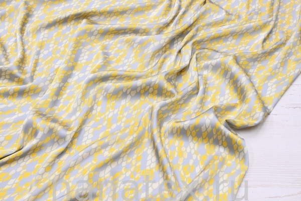 ТКАНЬ ПЛАТЕЛЬНАЯ ШЕЛК искусственный 8570/101757 Змеиный принт серый с желтым