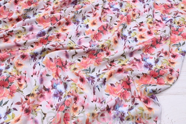 ТКАНЬ ПЛАТЕЛЬНАЯ ШТАПЕЛЬ 1597/200457 Цветочная акварель